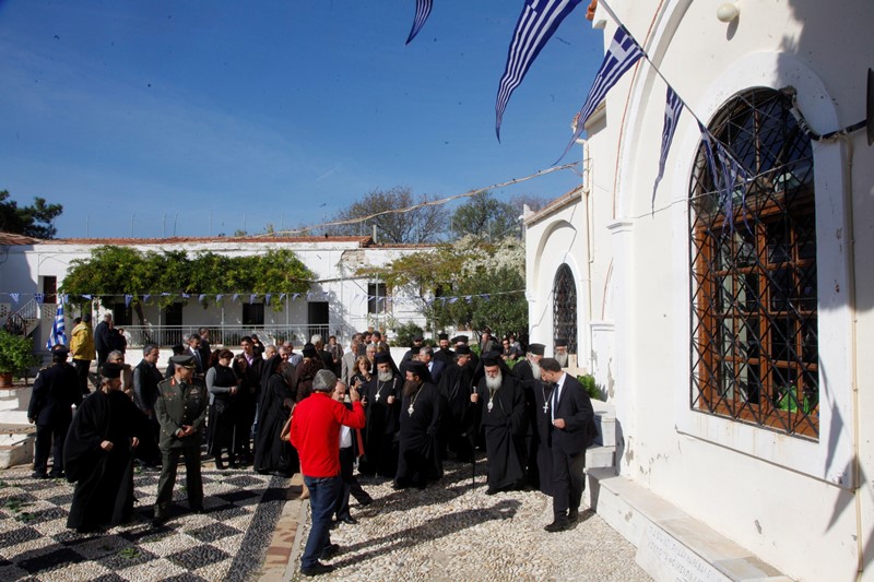 Χίος: Ιερείς έκλεψαν λείψανο παιδιού της εποχής της Σφαγής της Χίου το 1822!