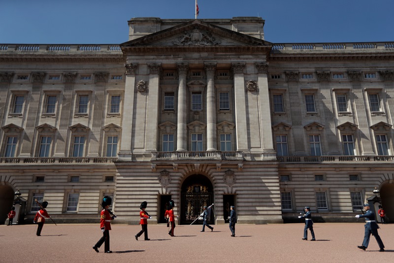 Βρετανία: Σύλληψη άνδρα με τέιζερ μπροστά από το παλάτι του Μπάκιγχαμ