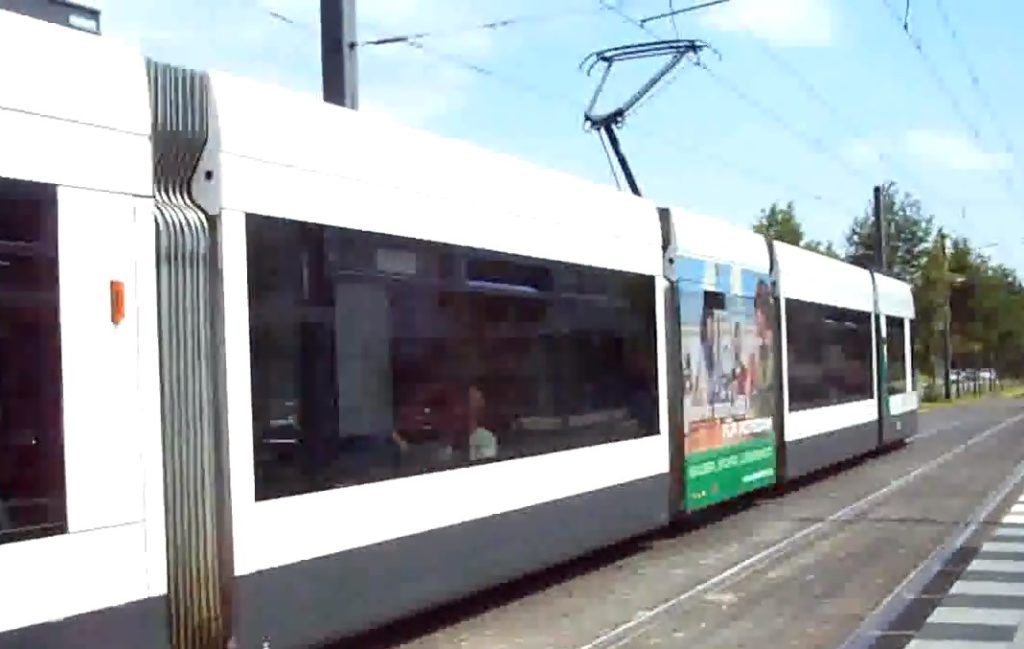 Γερμανία: Αυτό είναι το έξυπνο τραμ – Κινείται χωρίς οδηγό δοκιμαστικά στο Πότσνταμ
