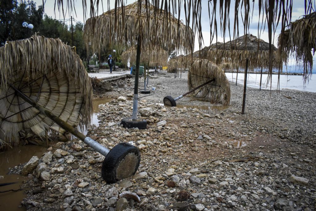 Η επόμενη ημέρα του «Ζορμπά»: Σοβαρές καταστροφές στην Κορινθία, κατώτερες του αναμενομένου στο Άργος (Photos)