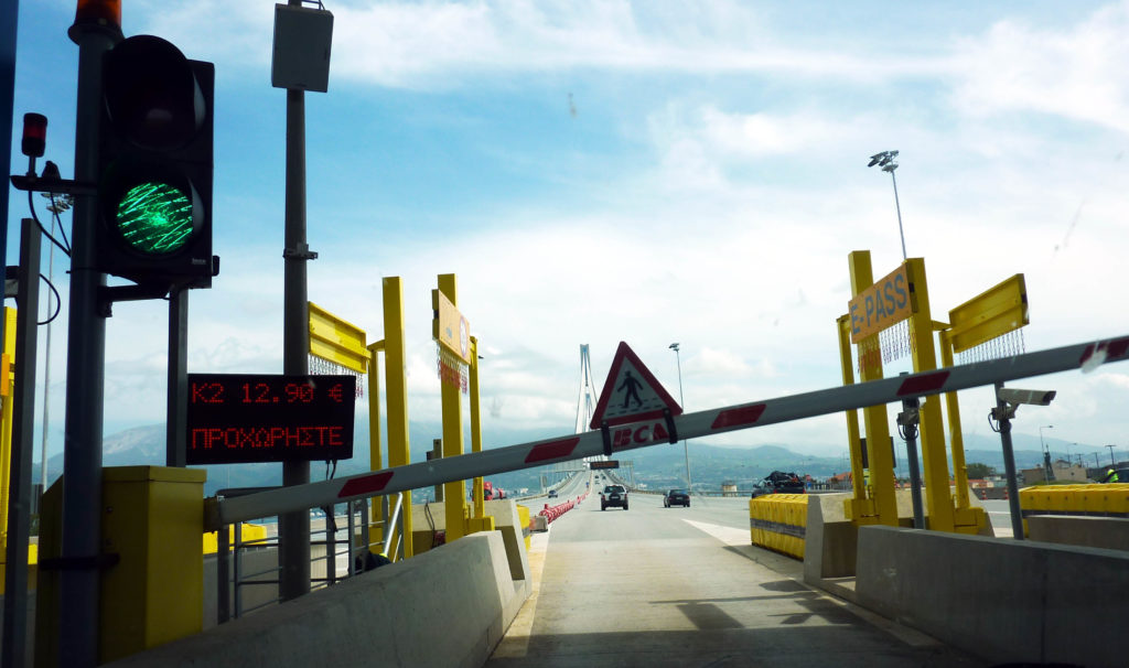 Ανοίγει ο δρόμος για μειώσεις και απαλλαγές στη Γέφυρα Ρίου-Αντιρρίου (Video)