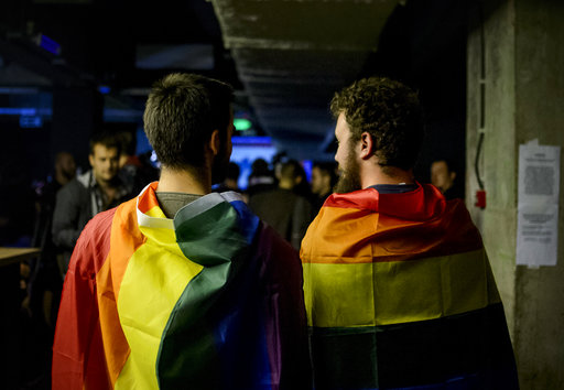 Ρουμανία: Ήττα για το ομοφοβικό δημοψήφισμα – Δεν πήγαν να ψηφίσουν κατά του γάμου ομοφύλων