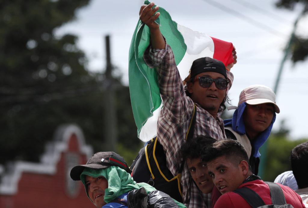 Μεξικό: Το καραβάνι των μεταναστών συνεχίζει την πορεία του προς τις ΗΠΑ παρά τις απειλές Τραμπ