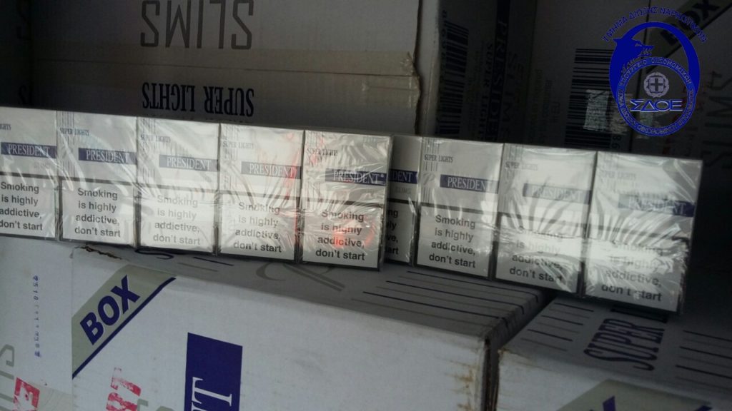 Το ΣΔΟΕ κατέσχεσε μεγάλο φορτίο με λαθραία τσιγάρα στο λιμάνι του Πειραιά
