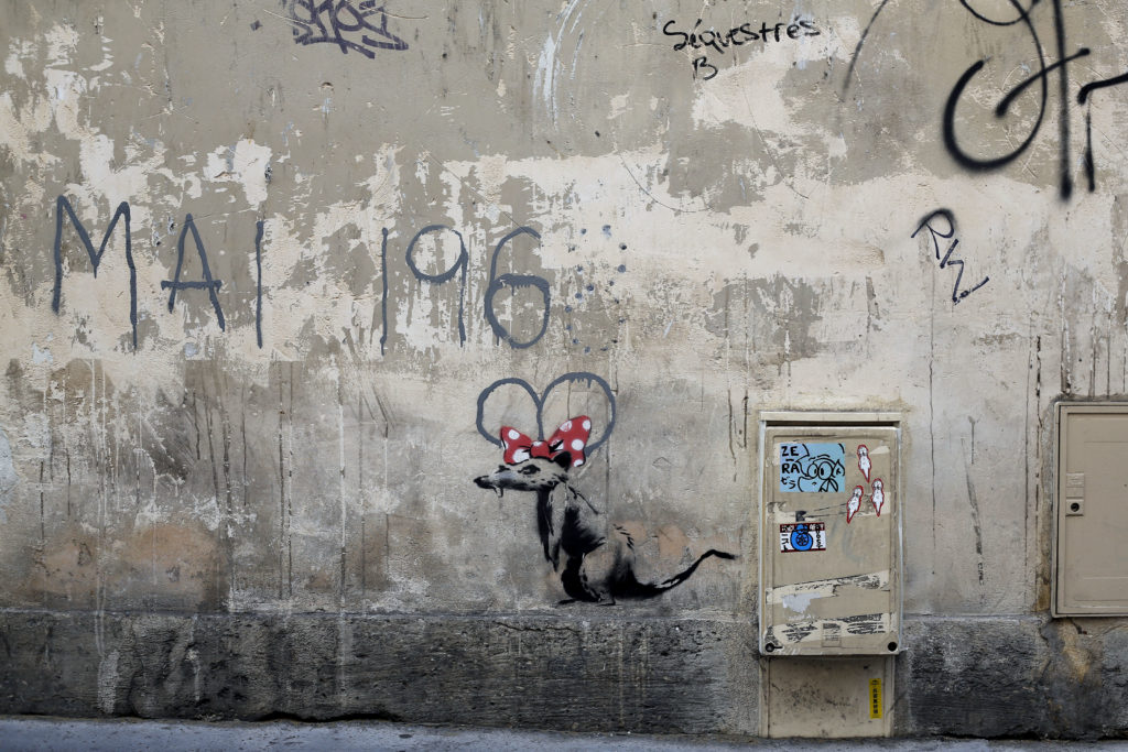 Αγόρασε έργο του Banksy και θέλει να το σβήσει με ασβέστη