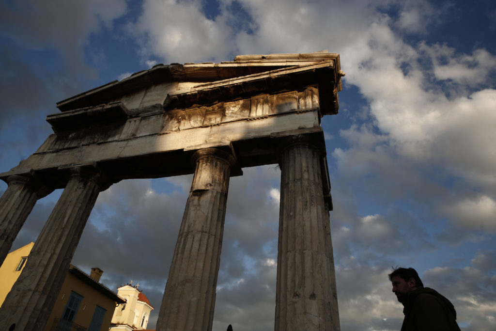 Reuters: Μείωση απόδοσης των Ελληνικών ομολόγων ενόψει θετικής ψήφου εμπιστοσύνης στην Κυβέρνηση