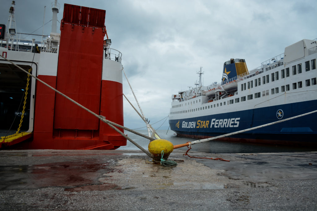 Καιρός: Διακοπή δρομολογίων πλοίων λόγω ανέμων που φτάνουν τα 9 μποφόρ