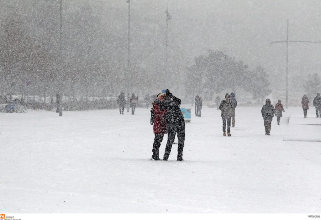 Θεσσαλονίκη: Προβλήματα λόγω θυελλωδών ανέμων και χιονόπτωσης – Ποιοι δρόμοι είναι κλειστοί