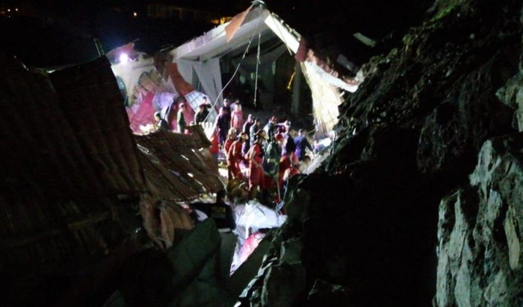 Τραγωδία με 15 νεκρούς σε γαμήλια τελετή στο Περού – Χείμαρρος λάσπης «έπνιξε» το ξενοδοχείο (Photos)