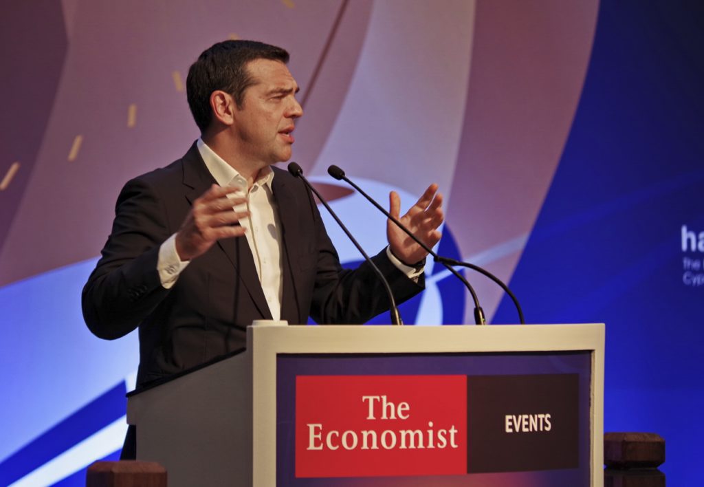 Αλ. Τσίπρας στον Economist: «Ήρθε η ώρα να οικοδομήσουμε την Ελλάδα των πολλών»