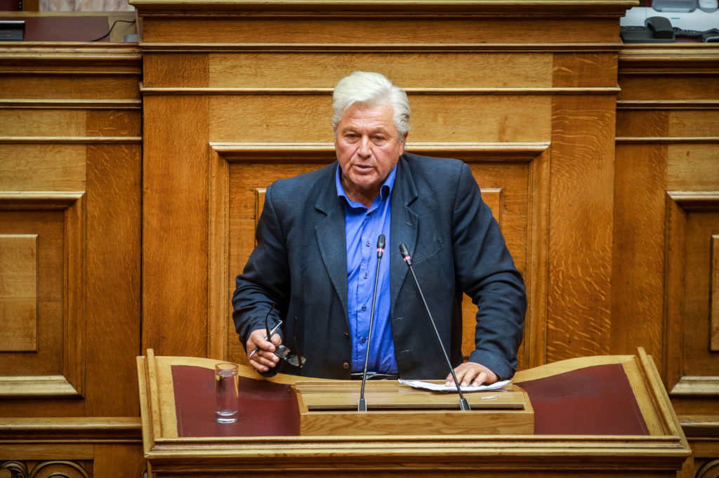 Ο Παπαχριστόπουλος παραδίδει την έδρα του: «Τιμή μου εάν είμαι υποψήφιος με τον ΣΥΡΙΖΑ» (Video)