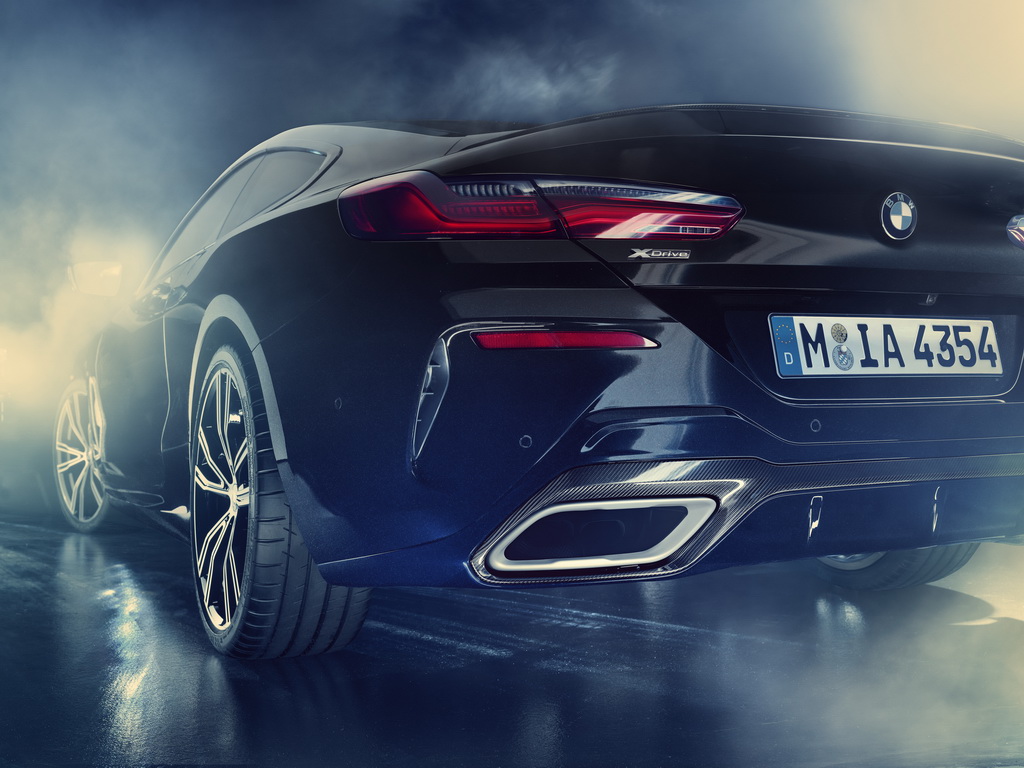 BMW M850i Night Sky, κατασκευασμένη από υλικά μετεωριτών