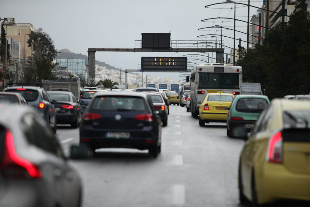 Υπουργείο Οικονομικών: Διαψεύδει σενάρια περί μείωσης της φορολογίας αυτοκινήτων