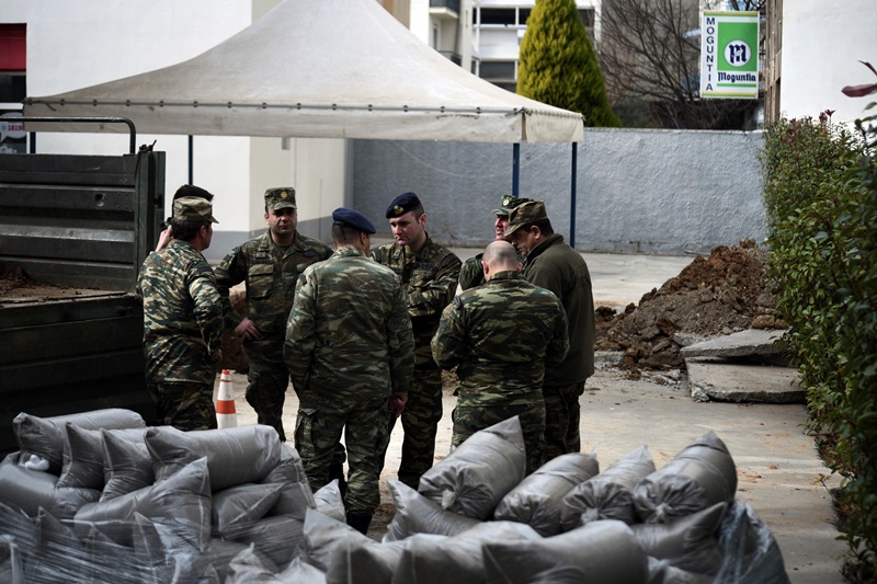 Θεσσαλονίκη: Μέχρι και τα τρένα θα σταματήσουν για τη βόμβα στο Κορδελιό