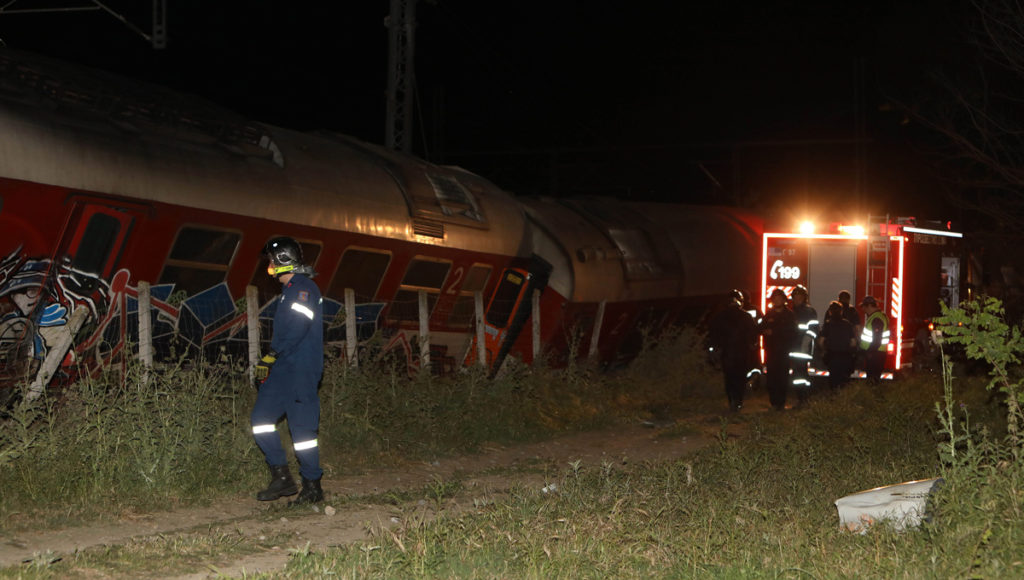 3  νεκροί – 6 τραυματίες  σε εκτροχιασμό τρένου έξω από τη Θεσσαλονίκη (Video+Photos)
