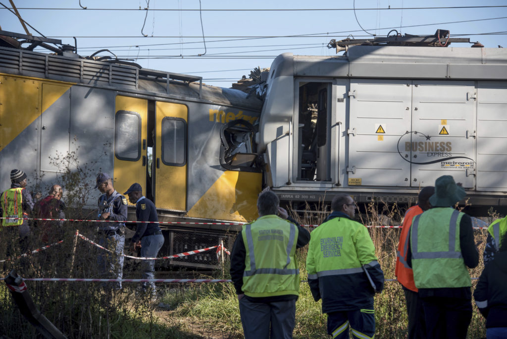 Γιοχάνεσμπουργκ: Ένας νεκρός και 100 τραυματίες σε σύγκρουση τρένων (Photos)
