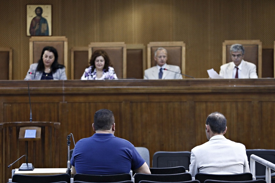 Δίκη Χρυσής Αυγής: «Φωτιές» άναψε ο τρόπος εξέτασης των πέντε προστατευόμενων μαρτύρων