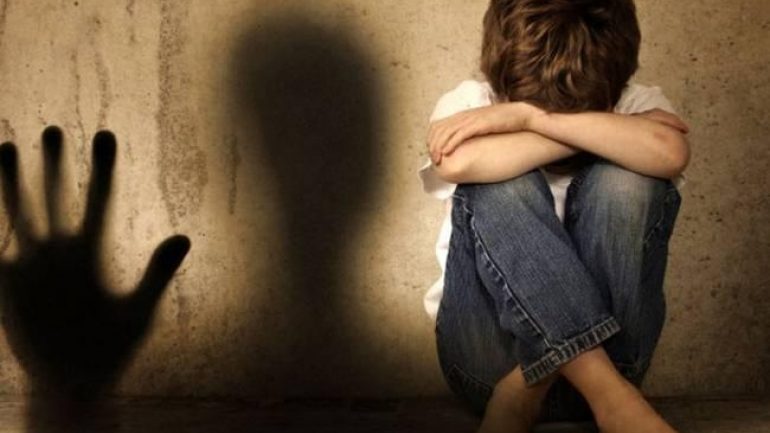 Σεξουαλική κακοποίηση παιδιών: Ένα διαρκές έγκλημα