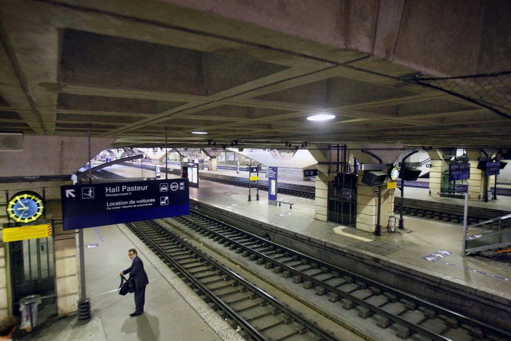 Γαλλία: Βλάβη στο σύστημα – χάος στα δρομολόγια των τρένων