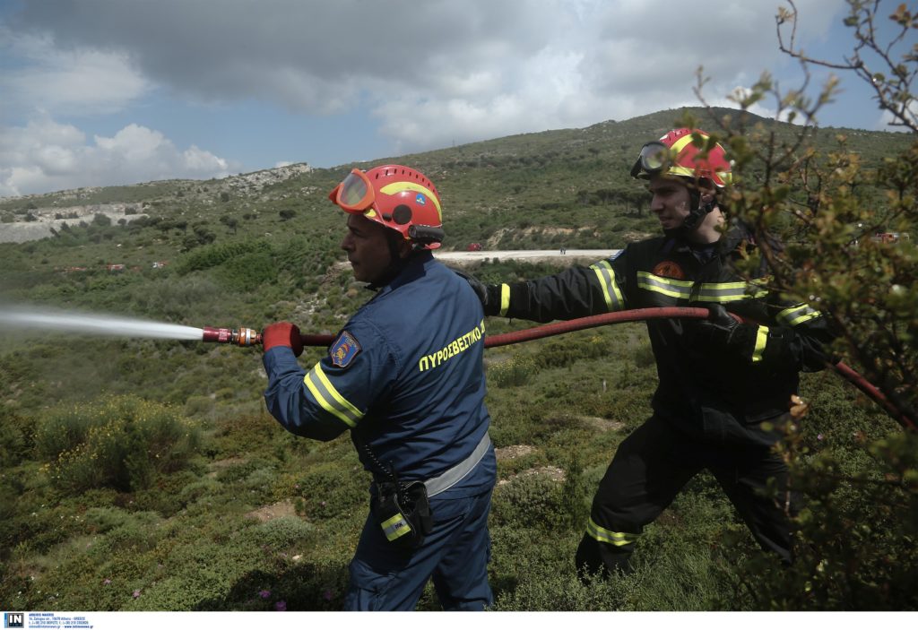 Νέα Μανωλάδα: Μεγάλη φωτιά σε χώρο που μένουν μετανάστες