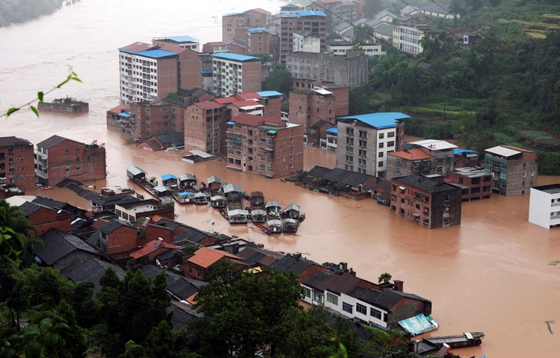Κίνα: Χάος προκαλούν οι πλημμύρες στη χώρα