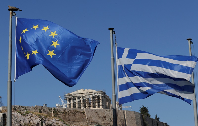 The Economist: «Η οκταετής οδύσσεια της Ελλάδας αποδεικνύει τα ελλείμματα της ΕΕ»