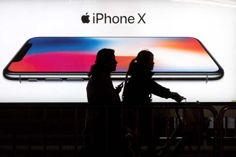 Η Apple θα επισκευάσει δωρεάν όσα iPhone X και Mac Book παρουσίασαν προβλήματα
