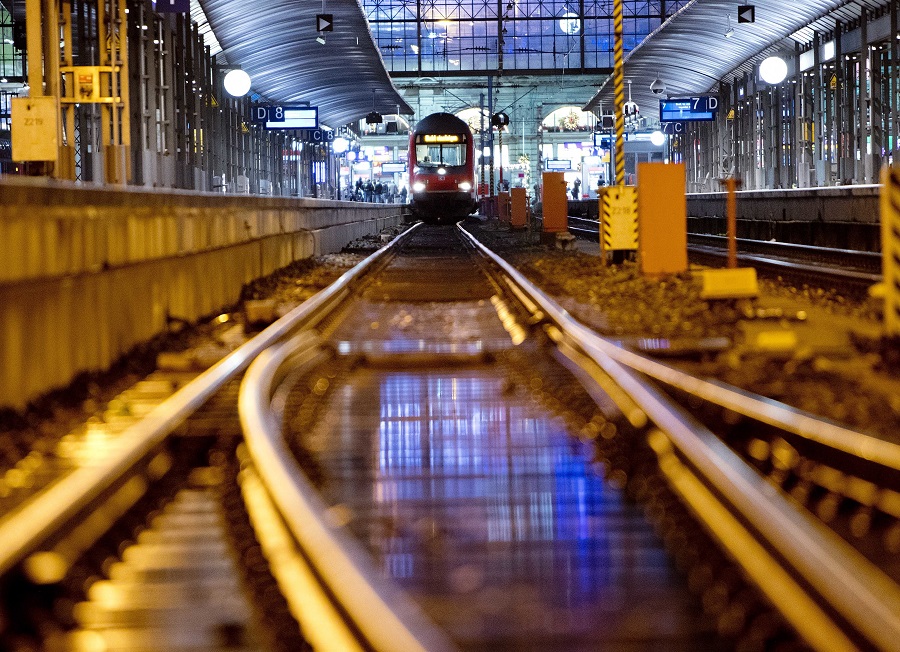 Παραλύει η Γερμανία από την απεργία των σιδηροδρόμων