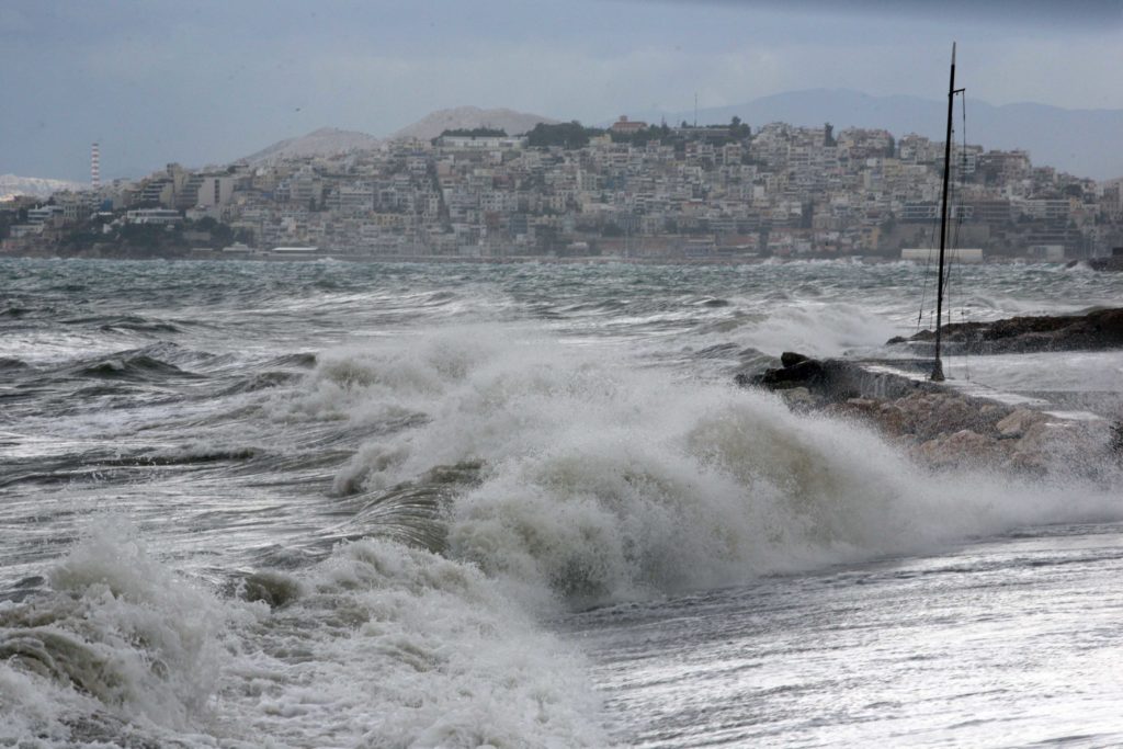 Η «Χιόνη» φέρνει βροχές μέχρι το Σάββατο και ανέμους έως 10 μποφόρ