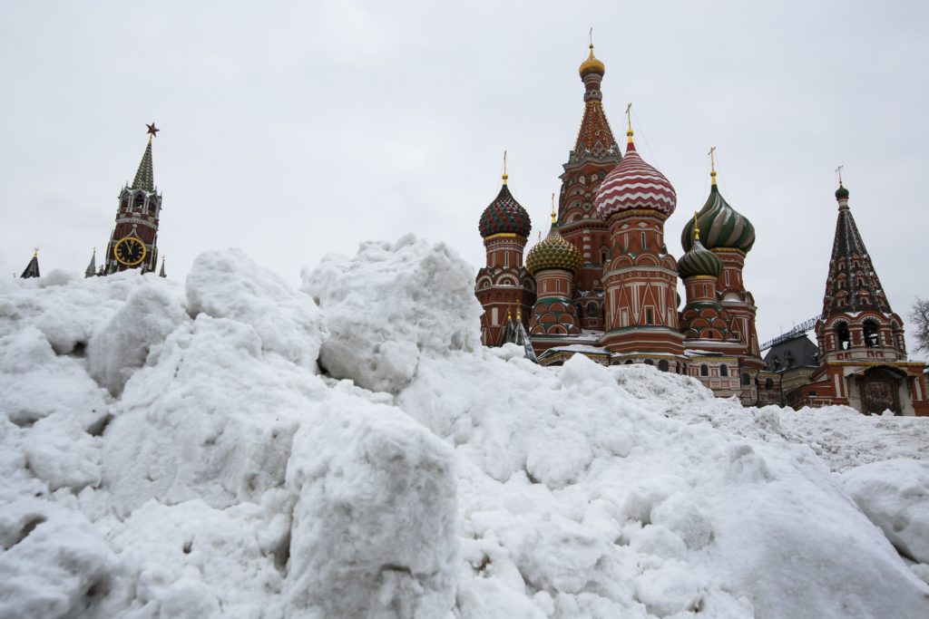 Χιονοπτώσεις ρεκόρ στην Αγία Πετρούπολη (Photos)