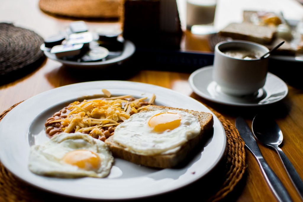 Έρευνα ανατρέπει τη σχέση πρωινού γεύματος και απώλειας βάρους – Τι να προσέξετε