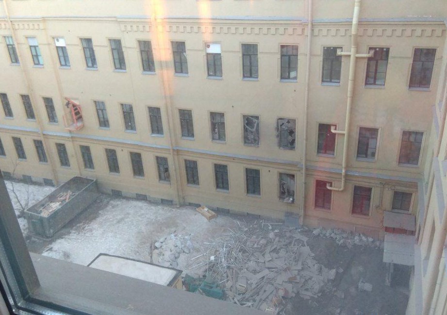Αγία Πετρούπολη: Κατάρρευση σε πανεπιστήμιο, φόβοι για τουλάχιστον 20 εγκλωβισμένους (Photos+Video)