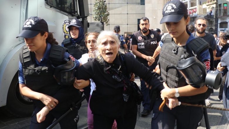 Πογκρόμ συλλήψεων στην Τουρκία ανήμερα της επετείου σύλληψης του Οτσαλάν – Στις φυλακές 500 άτομα