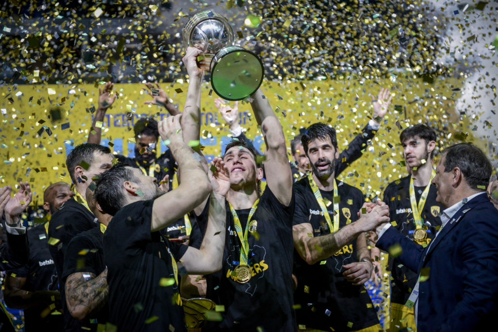 Μπάσκετ: Η ΑΕΚ κατέκτησε το Διηπειρωτικό Κύπελλο! (Photos)