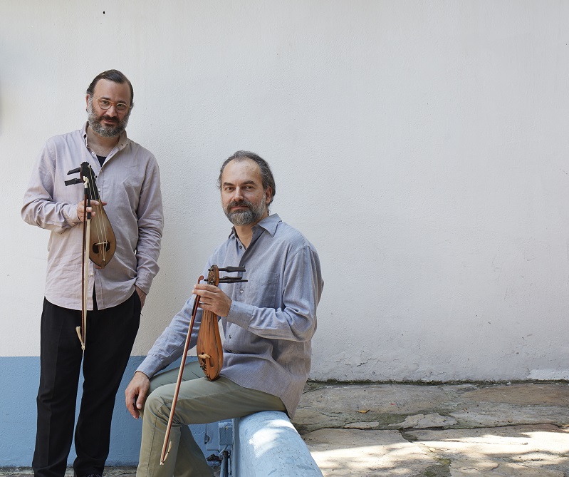 Ο Σωκράτης Σινόπουλος συναντά τον Ντεριά Τιρκάν στο Μεγάρο Μουσικής Αθηνών