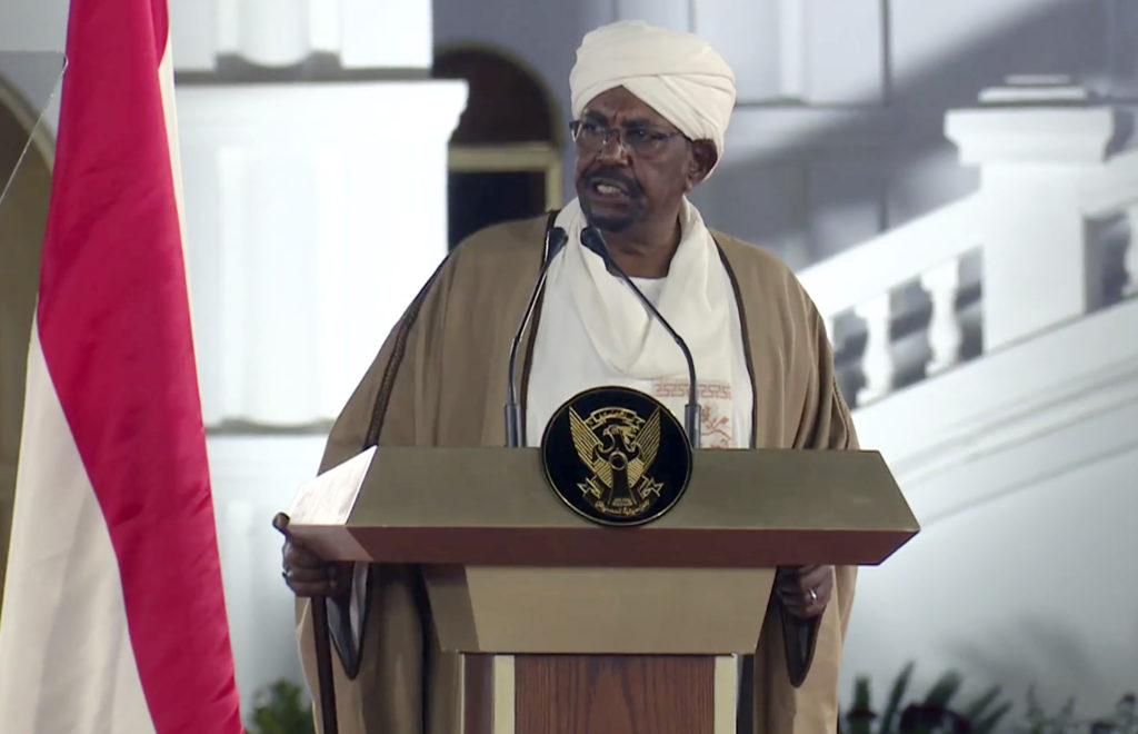 O Mπασίρ που κυβερνά 30 χρόνια το Σουδάν κήρυξε τη χώρα σε «κατάσταση έκτακτης ανάγκης»