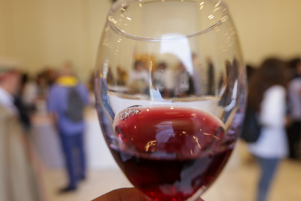 Πόσο αυξάνει τον κίνδυνο καρκίνου ένα μπουκάλι κρασί την εβδομάδα;