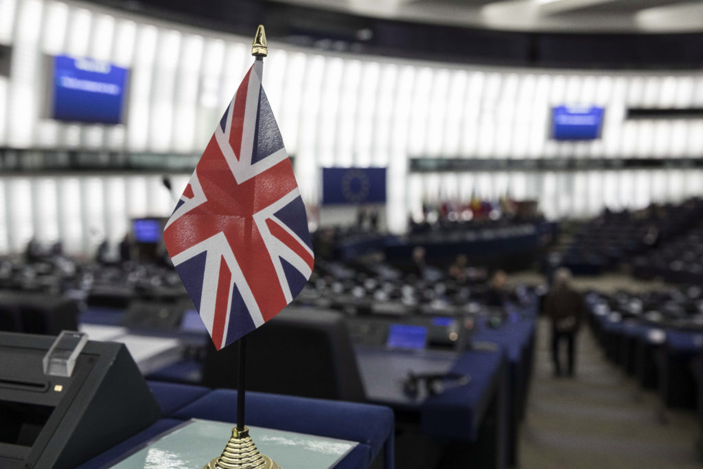 Η ΕΕ εξετάζει αναβολή του Brexit σε δύο στάδια