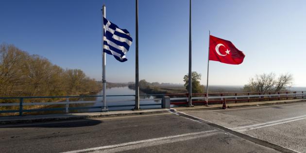 Συνελήφθη Έλληνας στρατιωτικός στον Έβρο για «ύποπτες» φωτογραφίες