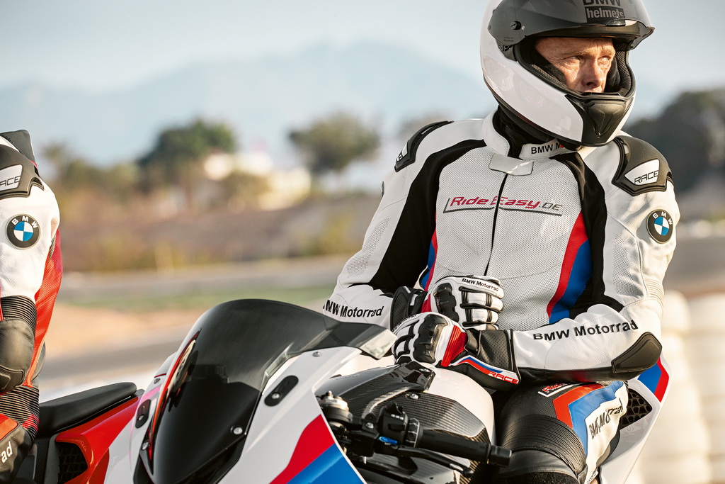 Η BMW Motorrad παρουσιάζει τη συλλογή για το 2019