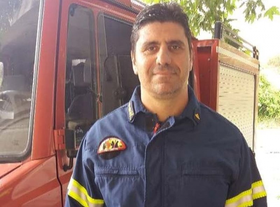 Ένας πυροσβέστης νεκρός και ένας στο νοσοκομείο από φωτιά στη Θεσσαλονίκη