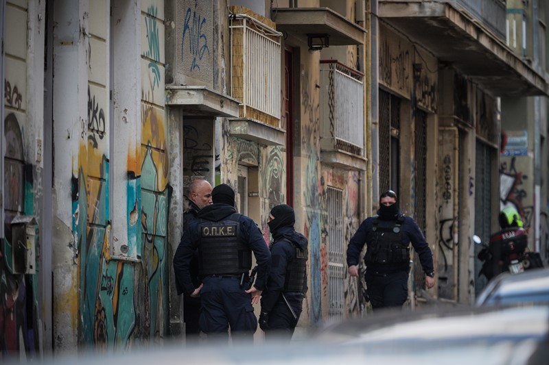 Σούπερ σπείρα ληστειών και ναρκωτικών στην Αθήνα – 138 οι συλλήψεις