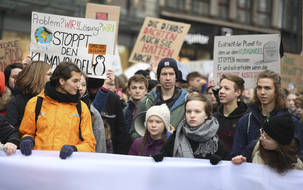 Υπό την… αιγίδα Μέρκελ οι διαδηλώσεις των Γερμανών μαθητών για το κλίμα