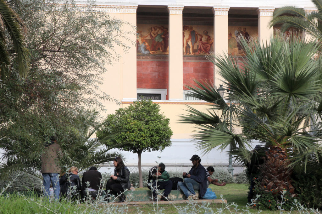 Ναρκωτικά: Πώς θα λειτουργούν οι Χώροι Εποπτευόμενης Χρήσης – Τι λέει ο Γ.Γ. του Υπ. Υγείας, Σταμάτης Βαρδαρός