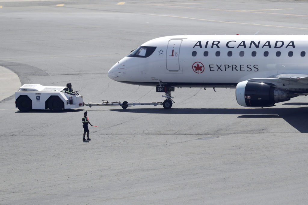 Πιλότος της Air Canada παρήγγειλε πίτσες για τους επιβάτες λόγω καθυστέρησης (Photo)