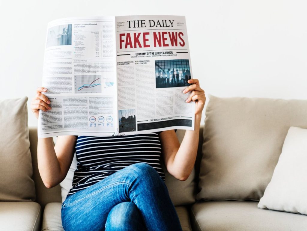 Τσουχτερά πρόστιμα για τα fake news δρομολογεί η Ρωσία