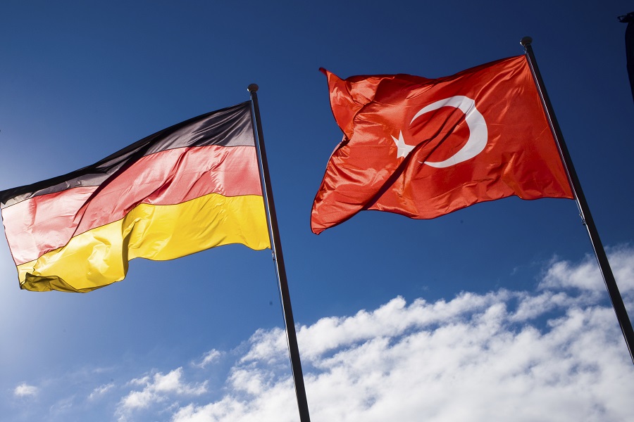 Ένταση στις σχέσεις Γερμανίας-Τουρκίας: Χειροπέδες σε Γερμανούς τουρίστες