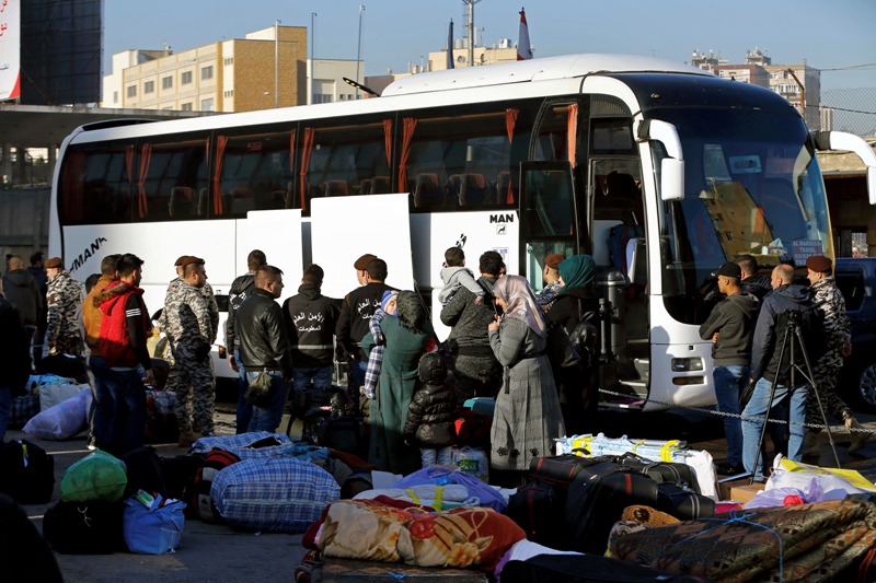 Συρία: Οι πρώτοι πρόσφυγες επέστρεψαν στις εστίες τους από την Ιορδανία και τον Λίβανο