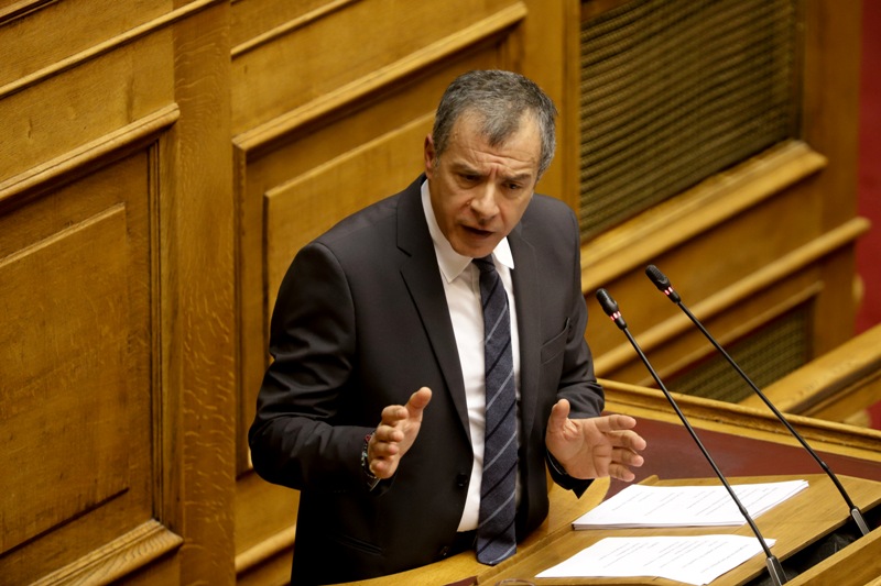 Επίθεση Σταύρου Θεοδωράκη σε βουλευτές που μετακινούνται σε άλλο κόμμα