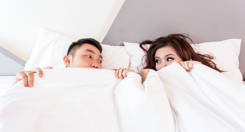 Ξενοδοχείο έδειχνε on line στο ίντερνετ ζευγάρια να κάνουν σεξ εν αγνοία τους